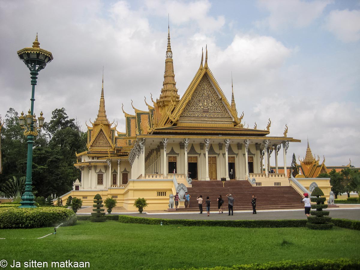 Phnom Penhin nähtävyyksiä - Kuninkaan palatsi