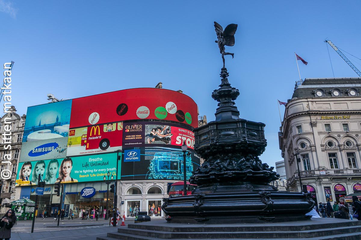 Lontoon nähtävyyksiä - Piccadilly Circus