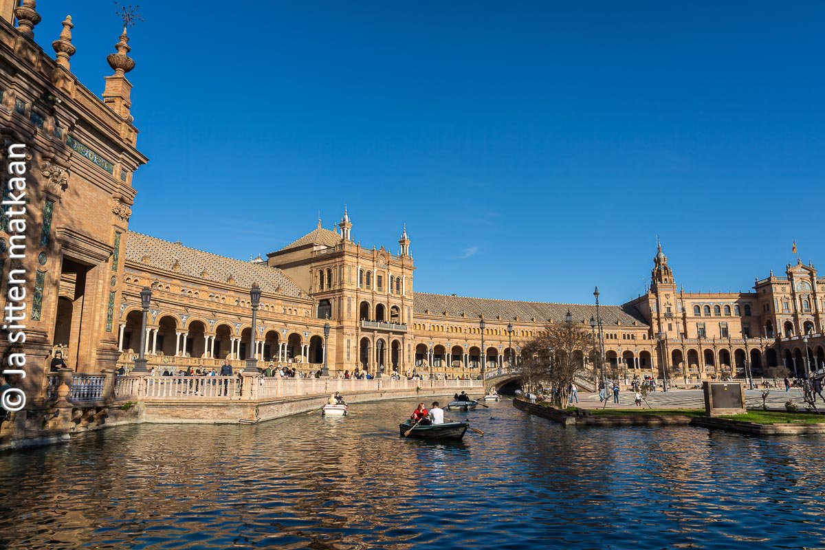 Sevillan nähtävyyksiä - Plaza de España