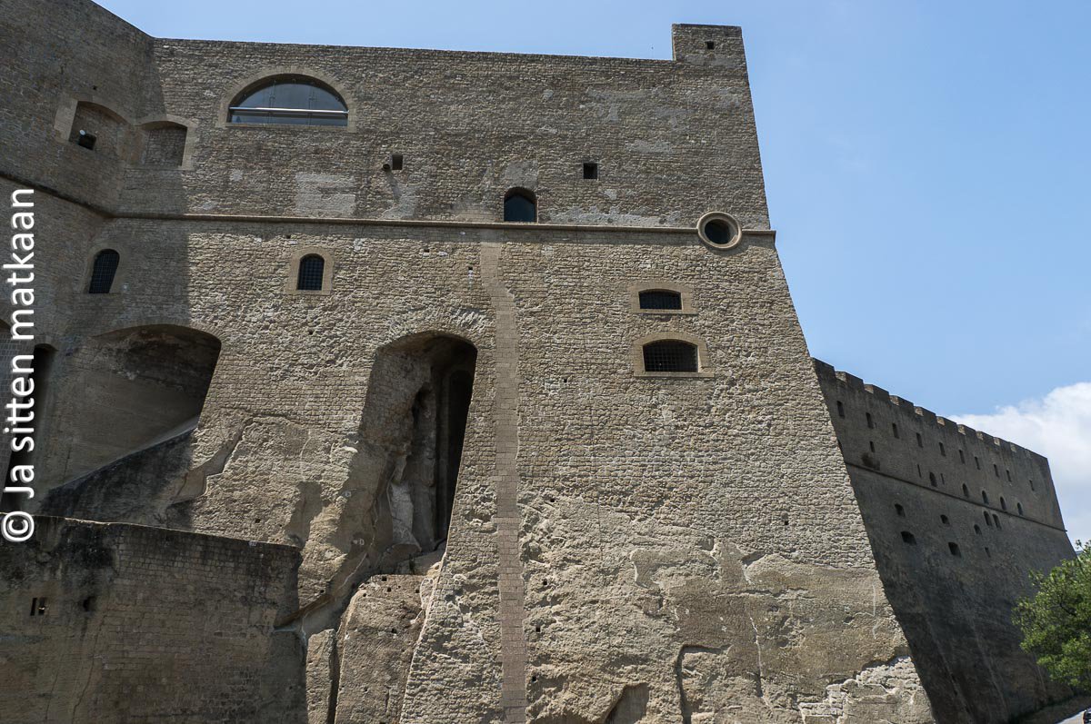 Napolin nähtävyyksiä - Castel Sant'Elmo