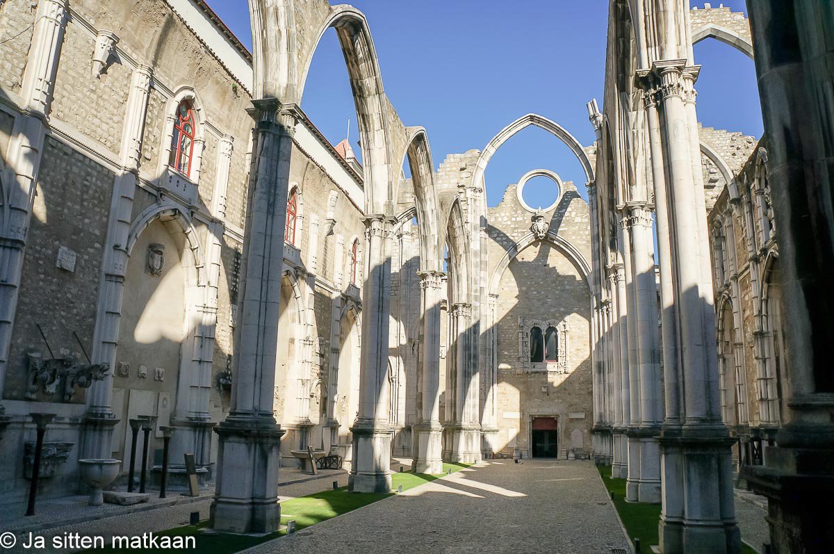 Lissabonin nähtävyyksiä - Convento da Ordem do Carmo