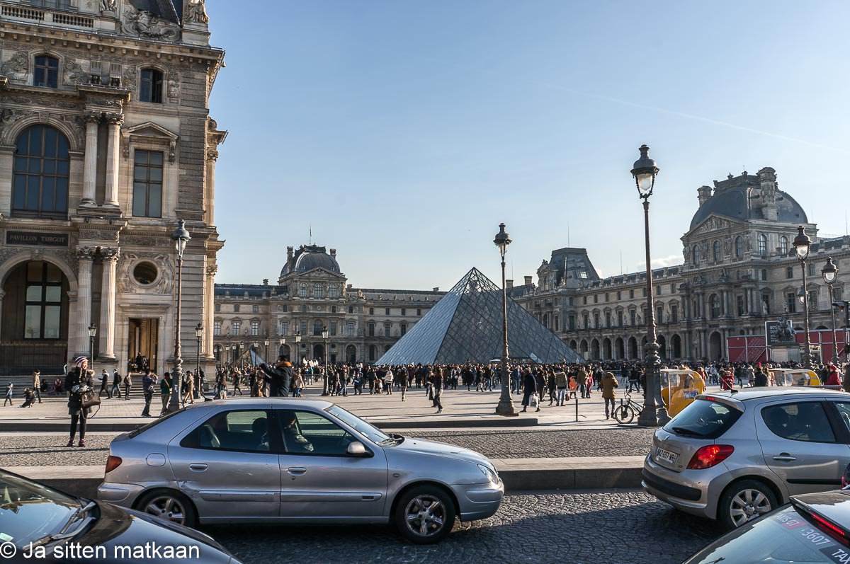 Pariisin nähtävyyksiä - Louvre
