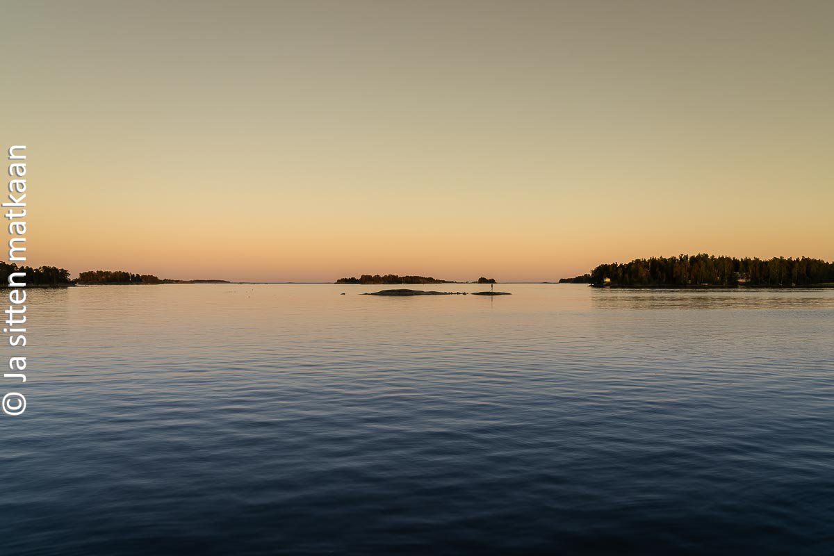 12 upeaa auringon­laskua maailmalta