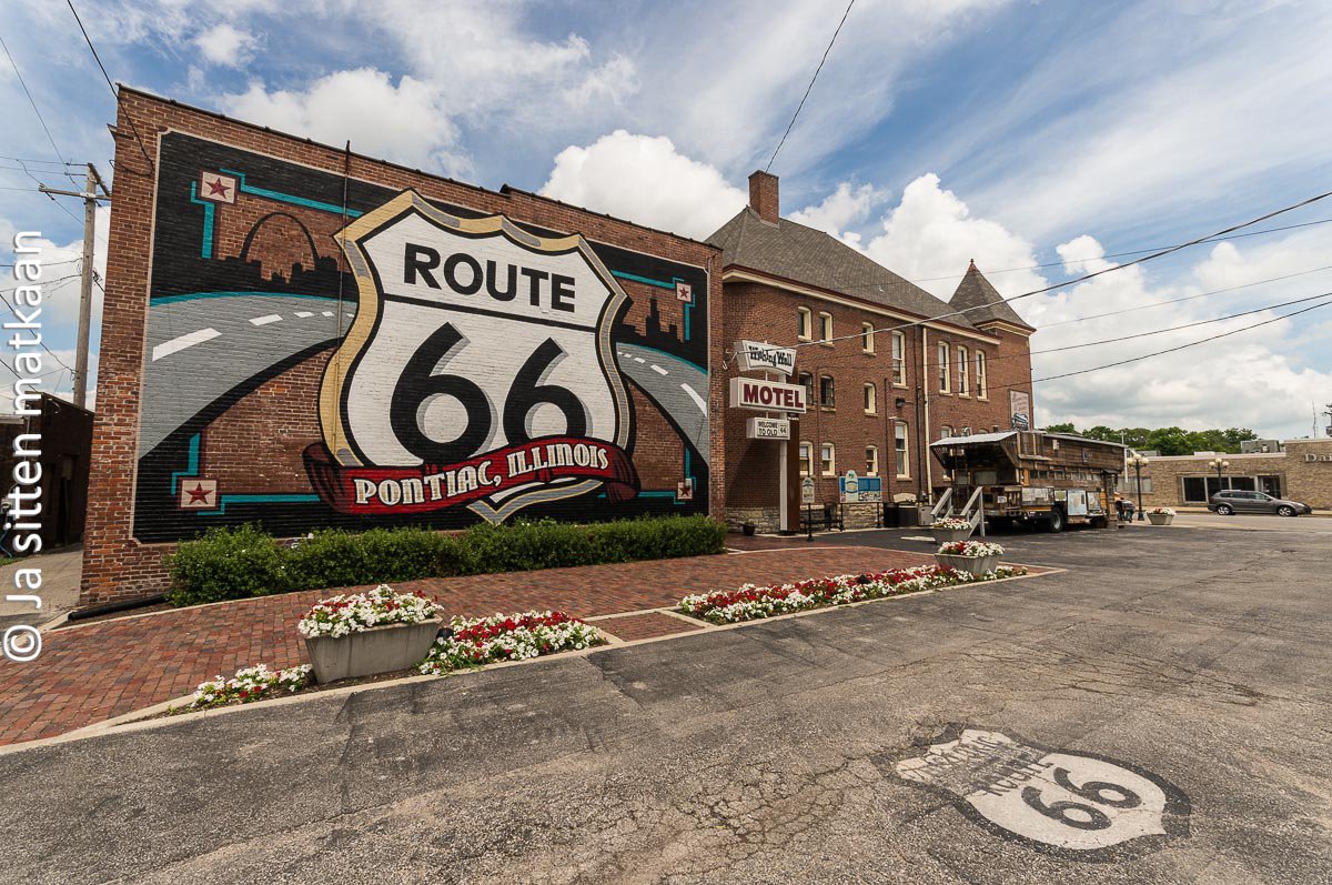 Route 66: Pontiac Route 66 Hall of Fame & Museum