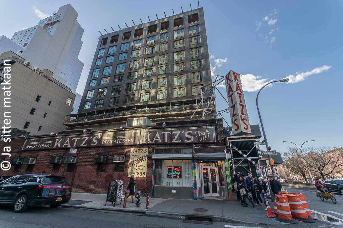 Kahdeksan päivää New Yorkissa, osa 2: Pastramia ja burgereita