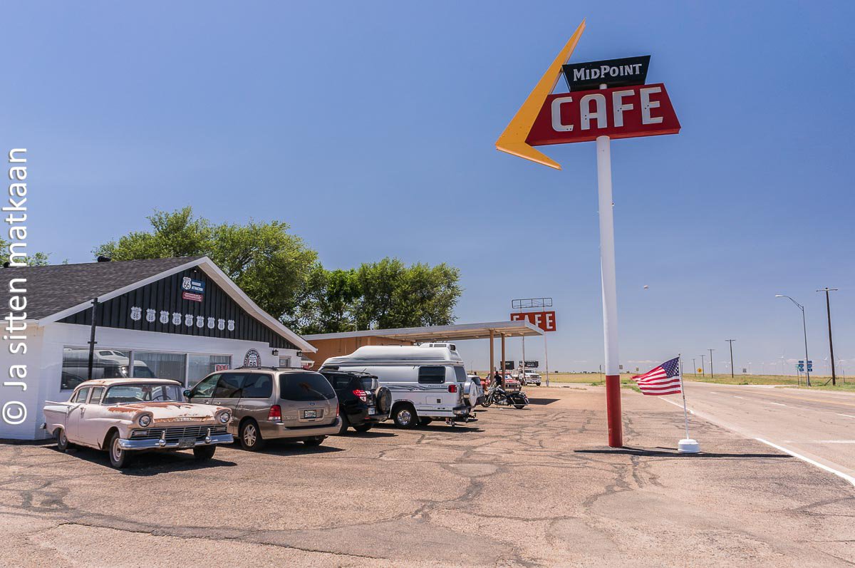 Route 66: Midpoint Cafe
